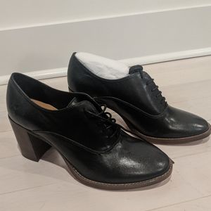 Patricia Nash Oxford heels